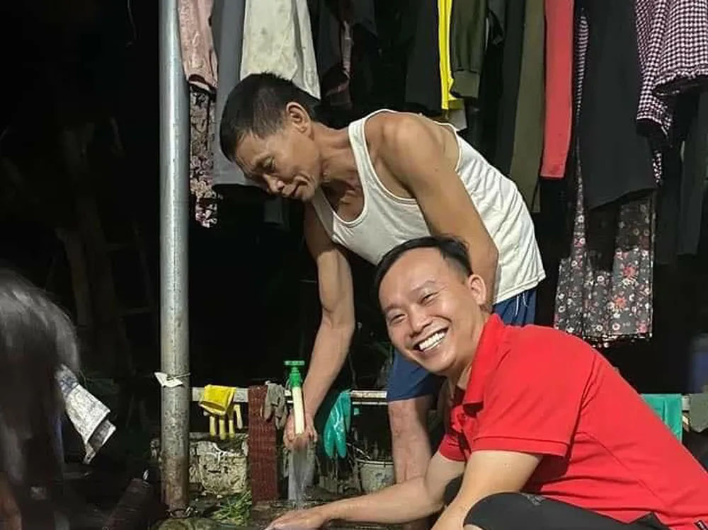 Người dân bắt được cá trắm đen nặng 53kg, dài hơn 1m ở hồ Thác Bà-3