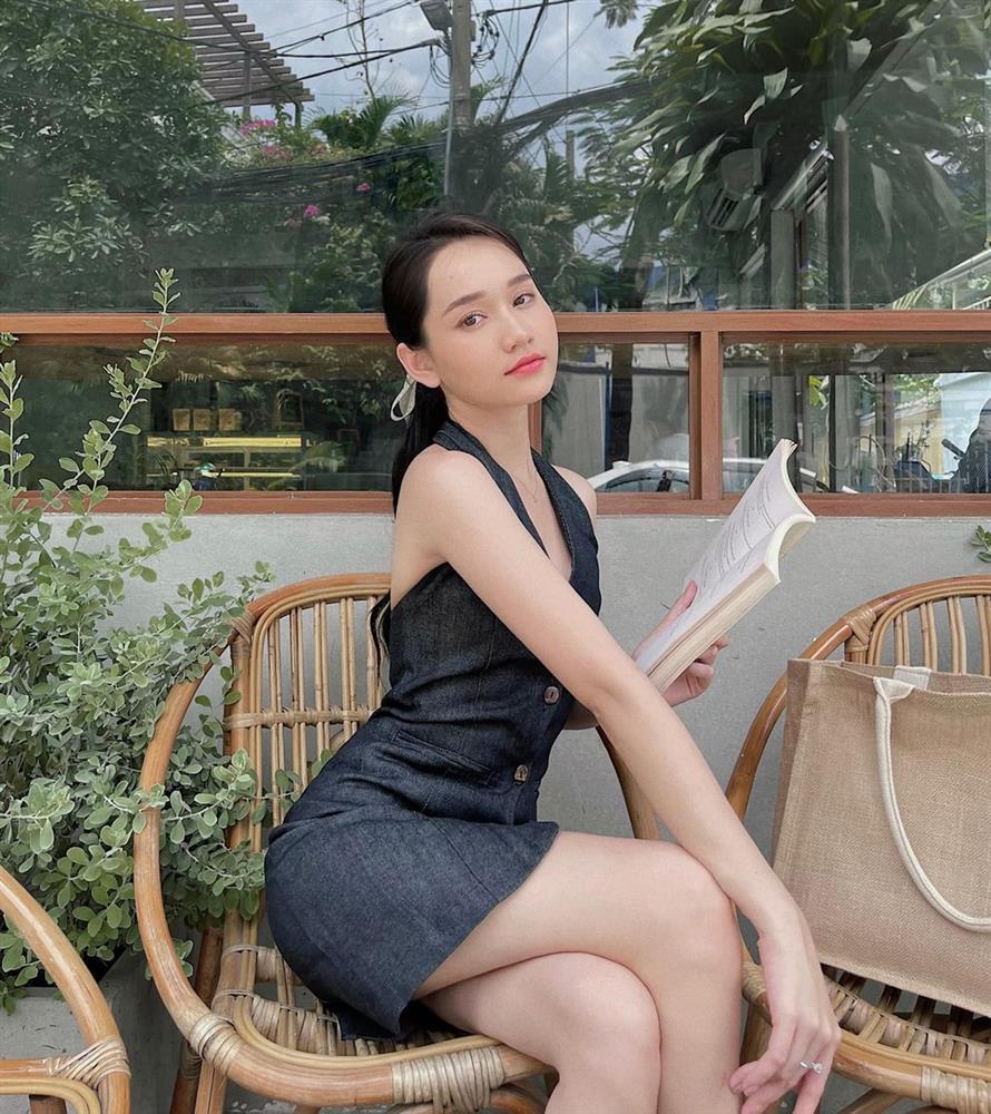 Học lỏm 10 mỹ nhân Việt mix đồ với yếm đen đẹp miễn chê-11