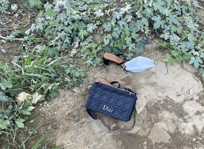 Nghi nữ kế toán bệnh viện để túi xách trên bờ rồi nhảy sông tự tử-2