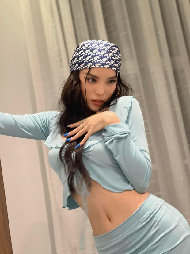 Hoa hậu Kỳ Duyên chăm chỉ mặc crop top khoe vòng eo con kiến nóng bỏng-7