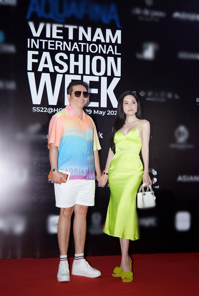 Đoàn Di Băng vứt chiếc túi gần 1 tỷ vạ vật dưới đất như giẻ rách-1