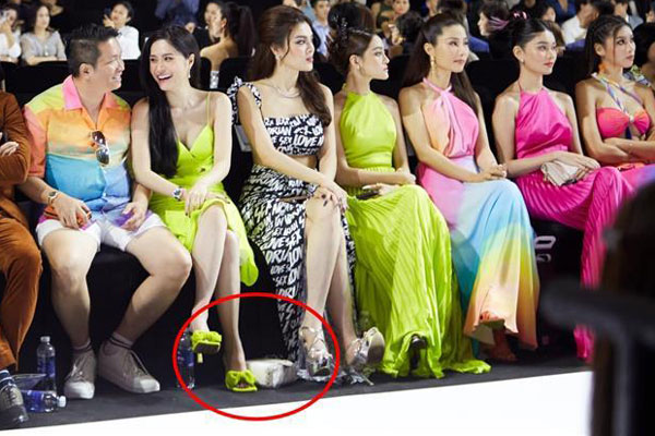 Style sân bay của tường thành nhan sắc Hàn: Song Hye Kyo lép vế hoàn toàn trước mợ chảnh-18