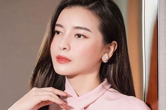 Tuổi thơ đầy 'sóng gió' của Cao Thái Hà mà ít ai biết đến: Ba mẹ ly hôn, gia đình phá sản