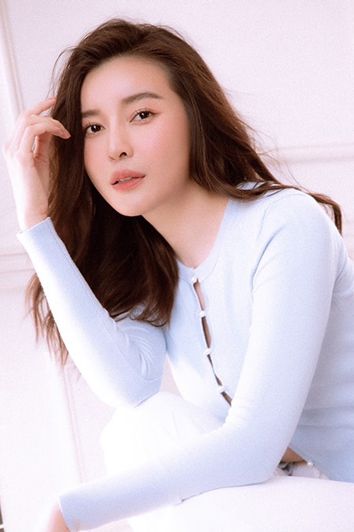 Tuổi thơ đầy sóng gió của Cao Thái Hà mà ít ai biết đến: Ba mẹ ly hôn, gia đình phá sản-4