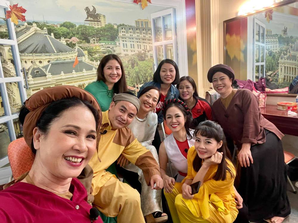 Mẹ chồng Lan Hương: Tình yêu bền bỉ hơn 40 năm với ông xã và cuộc sống viên mãn tuổi 61-10