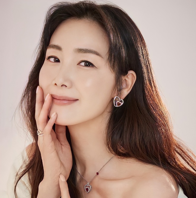 Song Hye Kyo, Son Ye Jin bất ngờ tụt hạng trong Top mỹ nhân Hàn đẹp nhất mọi thời đại, thua cả đàn em kém 10 tuổi-10