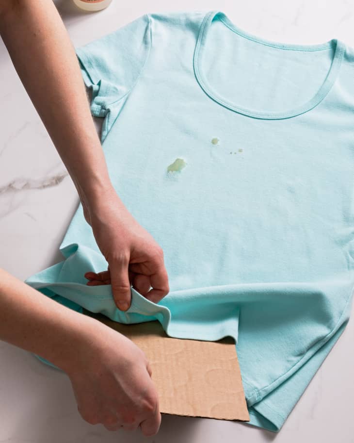 Loại bỏ vết dầu mỡ trên quần áo: 2 cách đơn giản, dễ thực hiện nhưng tác dụng không ngờ-5