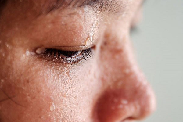 Dùng 1 trong 3 thứ này bôi vào lòng bàn chân trước khi ngủ giúp thải độc, đẹp da-5