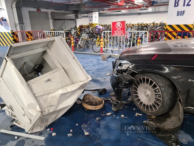 Hiện trường tan nát sau vụ Mercedes Maybach tông loạt xe máy ở hầm chung cư, sốc nhất là danh tính tài xế-2