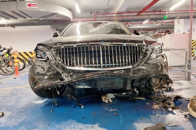 Hiện trường tan nát sau vụ Mercedes Maybach tông loạt xe máy ở hầm chung cư, sốc nhất là danh tính tài xế-7