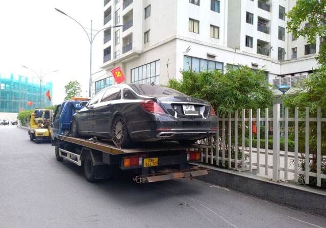 Hiện trường tan nát sau vụ Mercedes Maybach tông loạt xe máy ở hầm chung cư, sốc nhất là danh tính tài xế-8