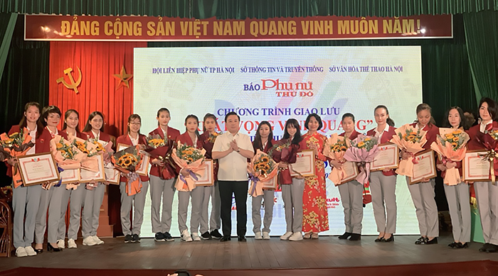 Giao lưu Khát vọng vinh quang”: Biểu dương 54 nữ HLV, VĐV tiêu biểu của đoàn thể thao Hà Nội-1