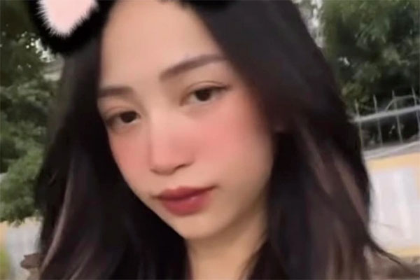 Con gái Minh Nhựa chứng minh đẳng cấp độ giàu có khi đăng loạt ảnh hai con bên siêu xe-7