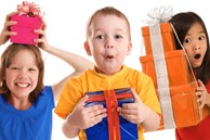 Gợi ý 11 món quà tặng hợp 'trend” cho ngày Quốc tế thiếu nhi khiến bé mê mẩn, bố mẹ an tâm