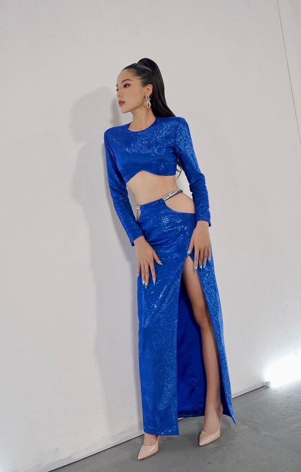 Đụng váy cut out khoét hông táo bạo, Kỳ Duyên và Hoàng Thùy khoe body nóng bỏng đẹp hút hồn-3