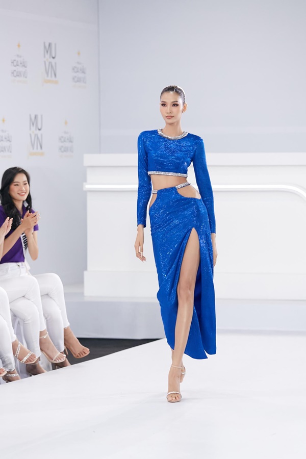 Đụng váy cut out khoét hông táo bạo, Kỳ Duyên và Hoàng Thùy khoe body nóng bỏng đẹp hút hồn-8