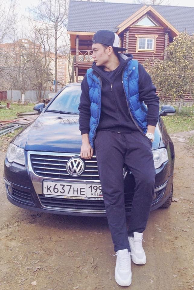 Cuộc sống nam thần Đặng Văn Lâm: Tậu nhà sang xịn, đi xe cổ & yêu toàn mỹ nhân nóng bỏng-7