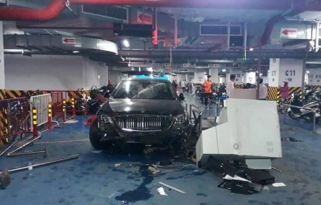 Vụ Mercedes Maybach tông hàng loạt xe trong hầm: Ai chịu trách nhiệm?-1