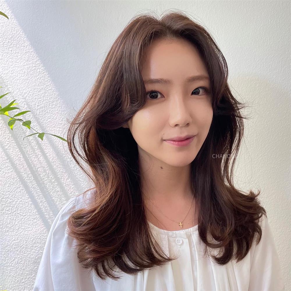 4 kiểu tóc ngang vai cho chị em ngoài 30 tuổi: Chuẩn thanh lịch, trẻ trung hơn cả tóc ngắn-5