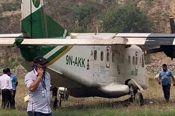 Đã xác định được vị trí rơi máy bay chở 22 người ở Nepal-2