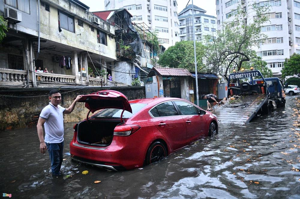 Cẩn thận khi đi ôtô qua vùng nước ngập-2