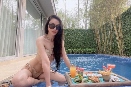 MC Minh Hà gia nhập đường đua bikini, body săn chắc không chút mỡ thừa chiếm spotlight
