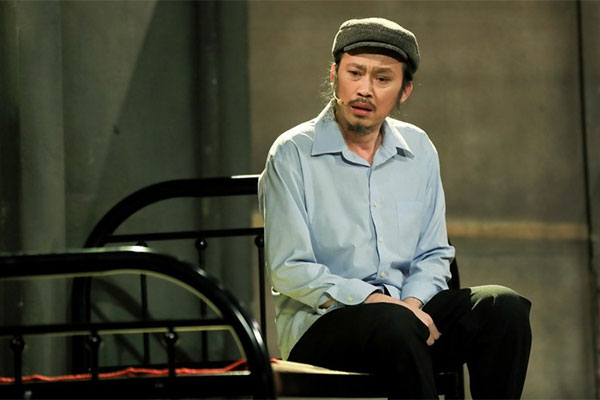 Lan truyền hình ảnh NSƯT Hoài Linh đi từ thiện sau một năm ồn ào-4