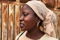 Tập tục rạch mặt tại Nigeria: Khi những vết sẹo trên mặt xác định danh tính và vẻ đẹp của một người
