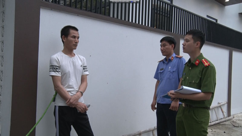 Siêu trộm biểu diễn màn trèo tường đột nhập biệt thự trộm nhẫn kim cương-1