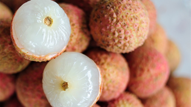 Mẹo chọn vải thiều tươi ngon, dày cùi, không lo bị sâu đầu-1