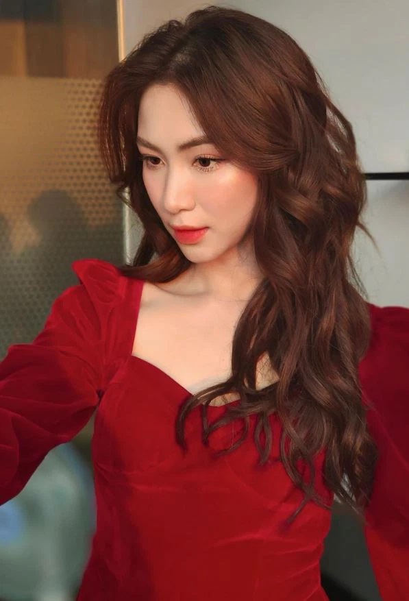 Hội mẹ đơn thân cực phẩm” của Vbiz: Hòa Minzy nhan sắc ngày càng lên hương, Phạm Quỳnh Anh mạnh mẽ hơn sau đổ vỡ-16