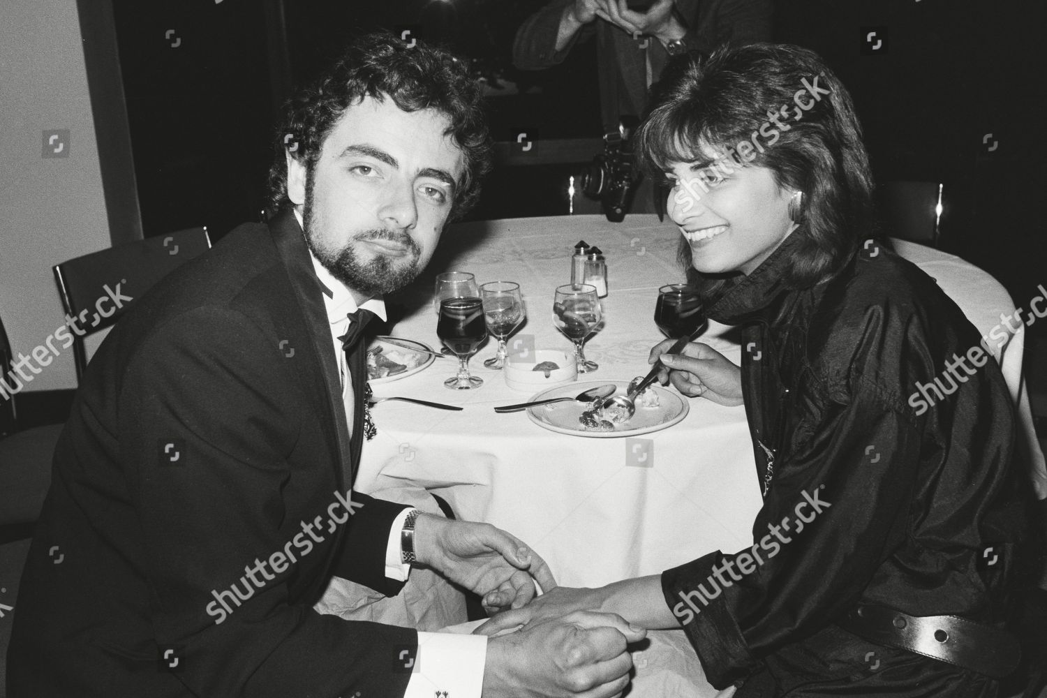 Vua hài Mr. Bean Rowan Atkinson: Vứt bỏ hôn nhân hơn nửa đời người trong vòng 65 giây, để đi theo tiếng gọi tình yêu-11