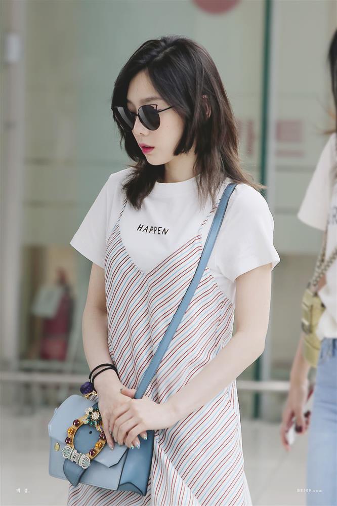 5 kiểu áo thun không bao giờ lỗi mốt, sao Hàn hè nào cũng diện-5