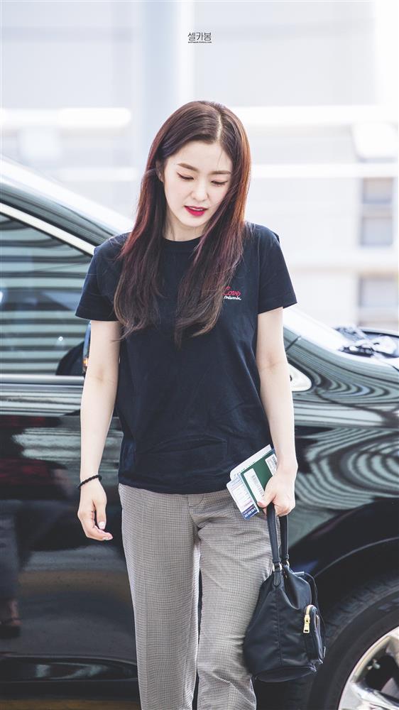 5 kiểu áo thun không bao giờ lỗi mốt, sao Hàn hè nào cũng diện-7