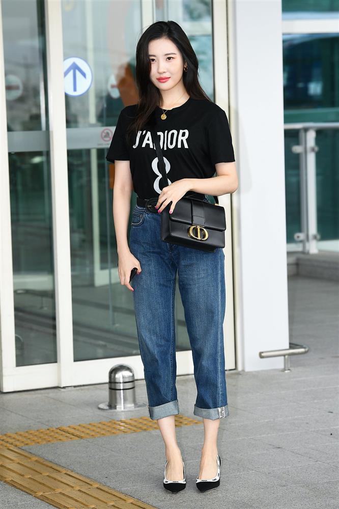 5 kiểu áo thun không bao giờ lỗi mốt, sao Hàn hè nào cũng diện-8