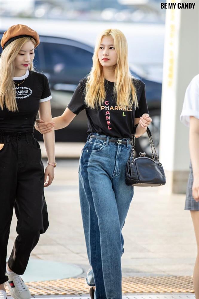 5 kiểu áo thun không bao giờ lỗi mốt, sao Hàn hè nào cũng diện-9