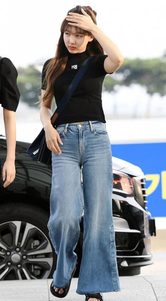 5 kiểu áo thun không bao giờ lỗi mốt, sao Hàn hè nào cũng diện-16