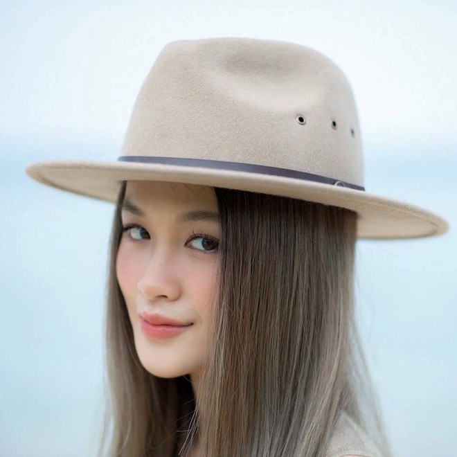 Con gái chủ tịch đội bóng Thái Lan: từ nhan sắc tới khả năng biến hoá với hàng hiệu chẳng kém mẫu thân là mấy!-12