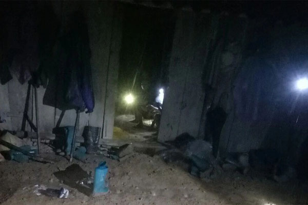 Tạm giữ hình sự người chồng dùng rựa chém vợ bốn nhát giữa phố-3