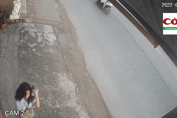 Ô tô lao vào hẻm hạ gục 7 xe máy ở TPHCM-3