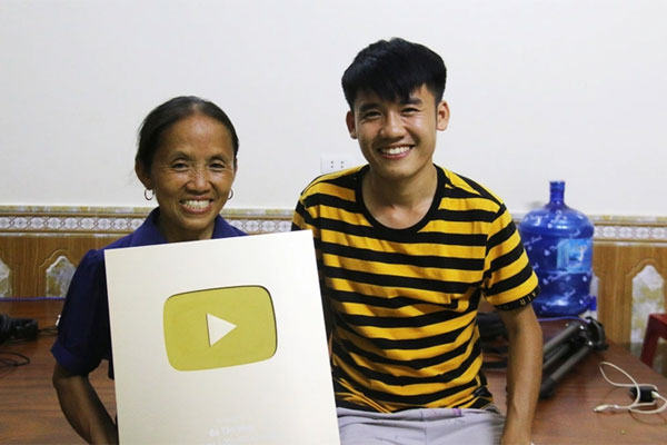 Cuộc sống hiện tại của những YouTuber triệu view giờ ra sao?-5