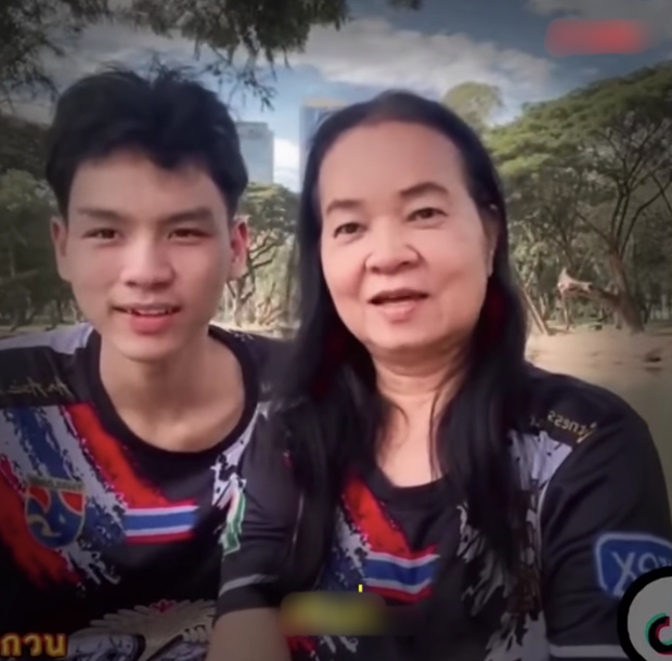 Chàng trai 18 mê đắm bạn gái U60, theo đuổi suốt 3 tháng ròng mới dám ngỏ lời tỏ tình-2