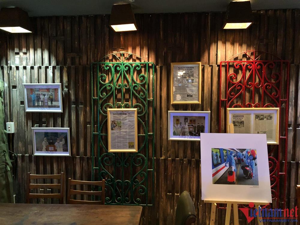 Quán cà phê ở TP.HCM trưng bày hàng nghìn hiện vật thời Covid-19-17