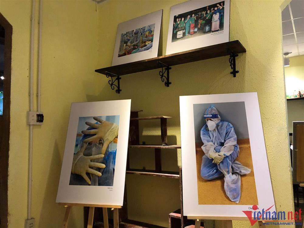 Quán cà phê ở TP.HCM trưng bày hàng nghìn hiện vật thời Covid-19-20