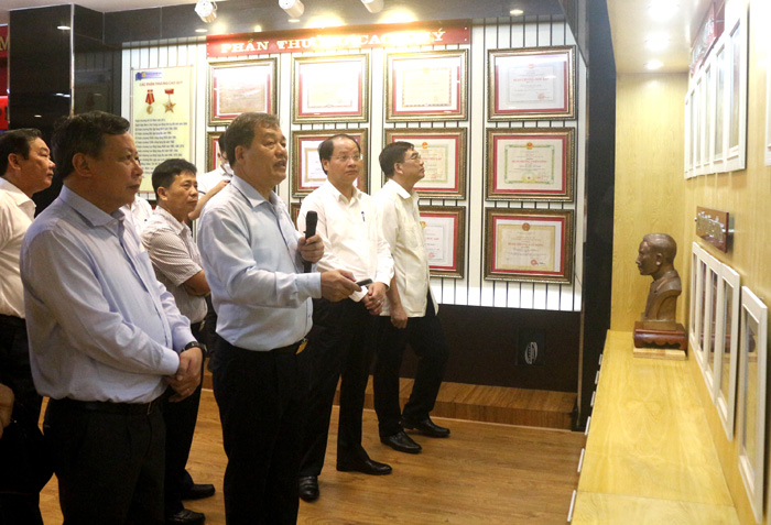 Đẩy mạnh việc thực hiện quy chế dân chủ trong các trường đại học, cao đẳng trên địa bàn thành phố-5