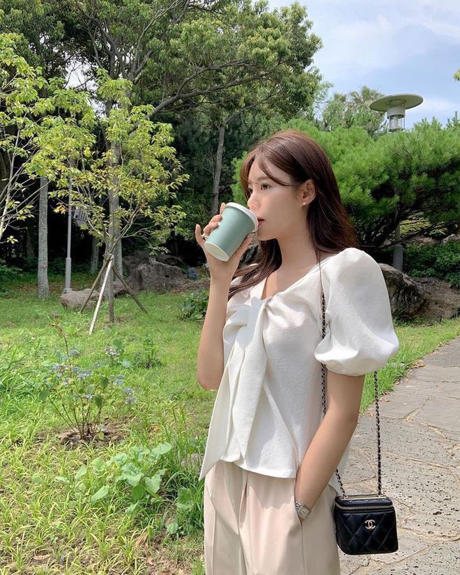 3 kiểu áo giúp nàng 2 lưng” cải thiện vòng 1 cực đỉnh, đảm bảo vừa tinh tế lại cuốn hút-2