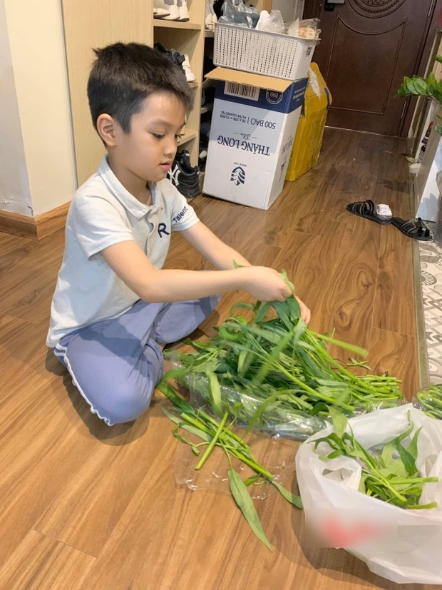 Nữ diễn viên làm mẹ ở tuổi 18, nhìn cậu con trai 7 tuổi hiện tại mà xuýt xoa: Được mẹ dạy dỗ khéo quá, càng lớn càng ngoan-4