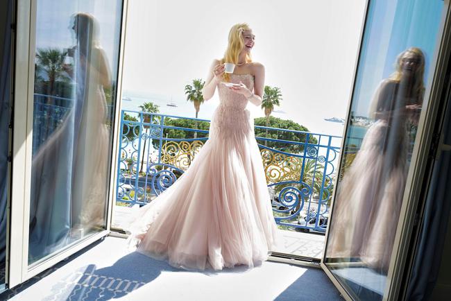 Nhất và Bét trên thảm đỏ Cannes 2022: Hoa hậu đẹp nhất thế giới lại mặc xấu nhất mới tài!-11