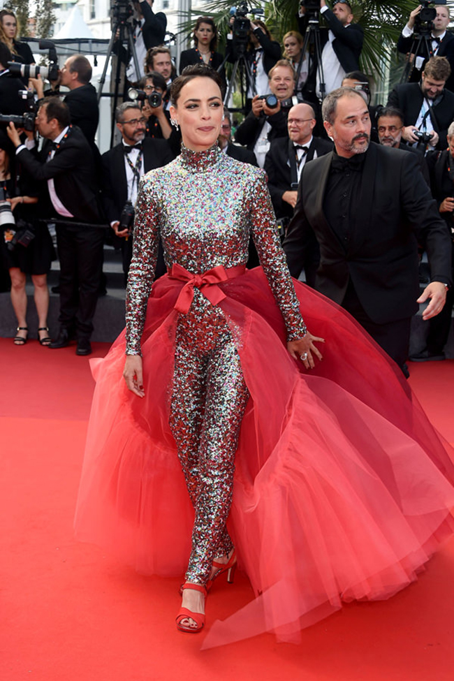 Nhất và Bét trên thảm đỏ Cannes 2022: Hoa hậu đẹp nhất thế giới lại mặc xấu nhất mới tài!-14