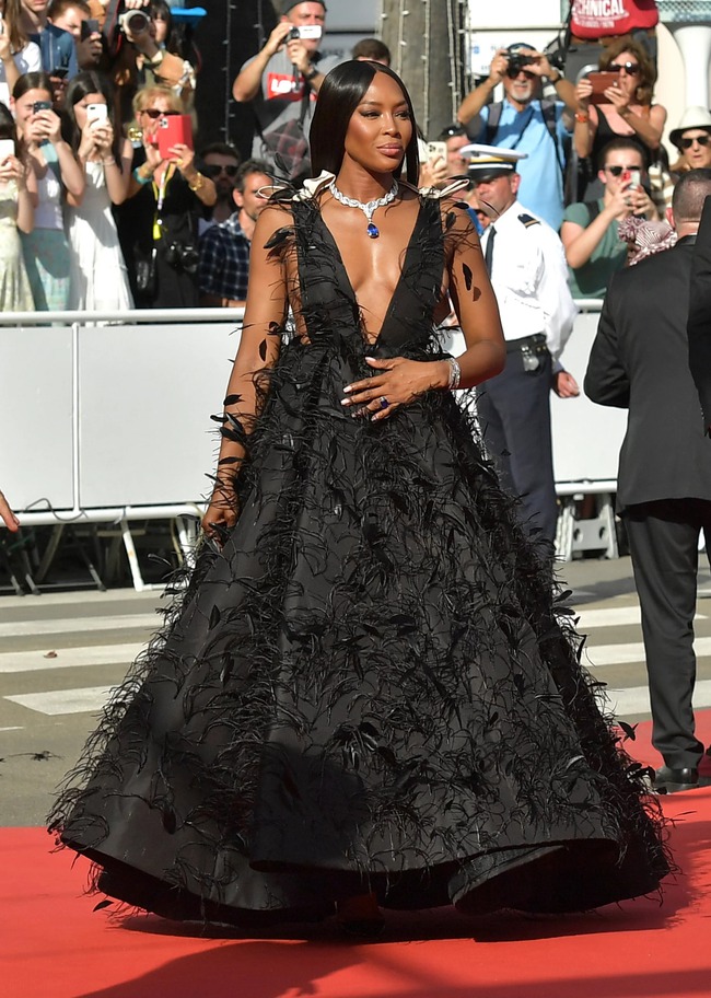 Nhất và Bét trên thảm đỏ Cannes 2022: Hoa hậu đẹp nhất thế giới lại mặc xấu nhất mới tài!-5